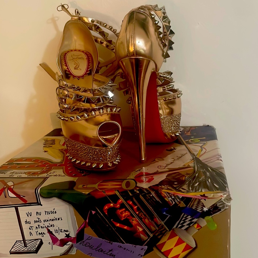 Meet your Posher, Ishys